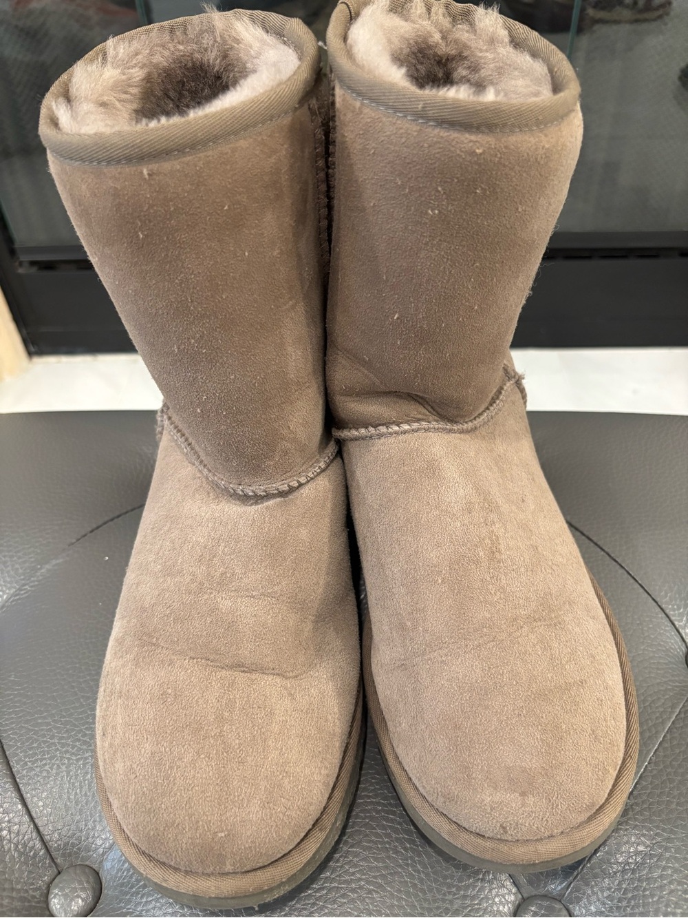 Classic UGGS Women’s Boots in Taupe/ gray